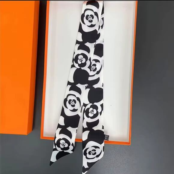 Camellia Black White Scarf Twilly - Picture 1 of 2